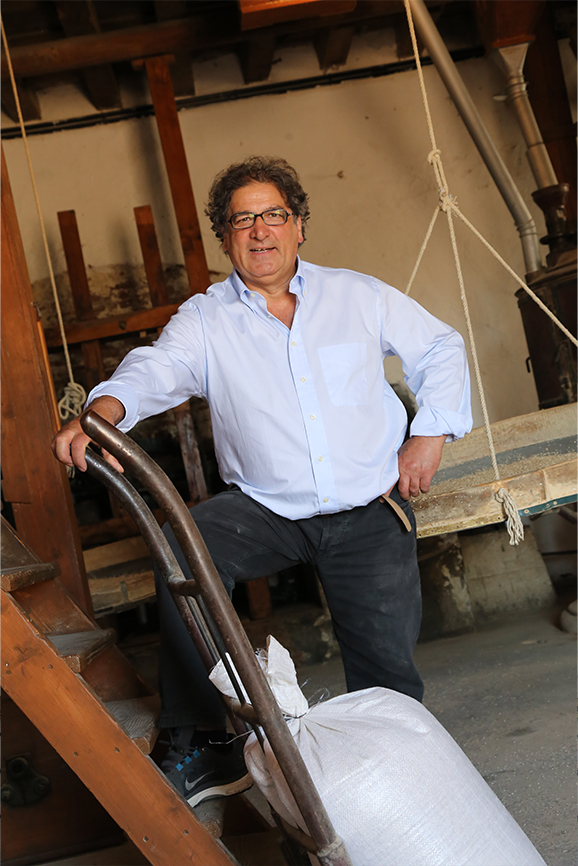 Gabriele Ferron dentro la Pila Vecia, simbolo della tradizione familiare