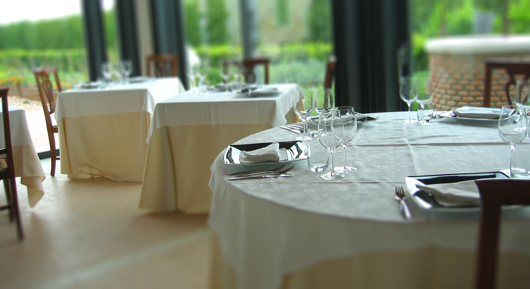 Sala interna rustica del ristorante Pila Vecia con arredamento tradizionale